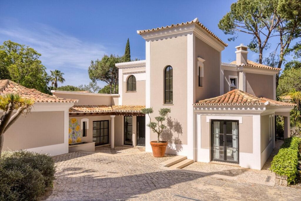 Luxury villa with grand arch window