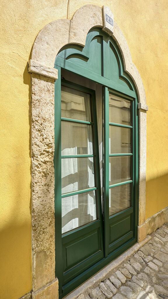 Renovating Faro's Historic Tilia Hostel - Classic - historic Wooden Windows - 2