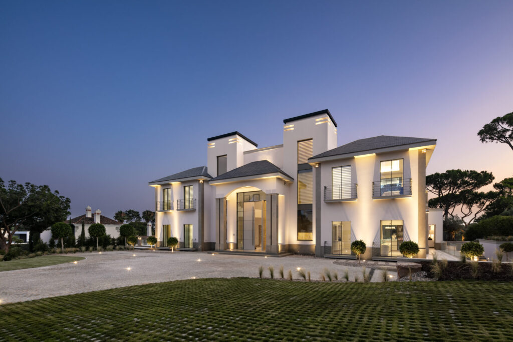 Discover Mestre Raposa, a leading company in high-end window and door solutions for modern architecture, with over 5,000 projects across Europe and recognition among the top SMEs in Portugal.
